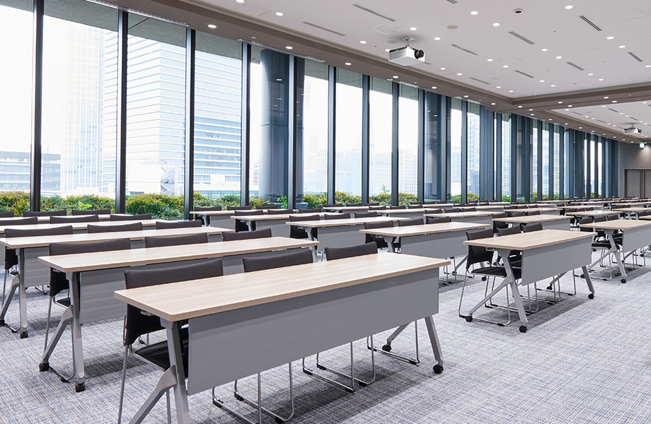 天井高4.2mの圧倒的開放感